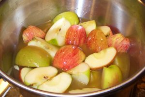 apples-in-water-bath-with-lemon-juice-photo-copyright-by-carole-cancler